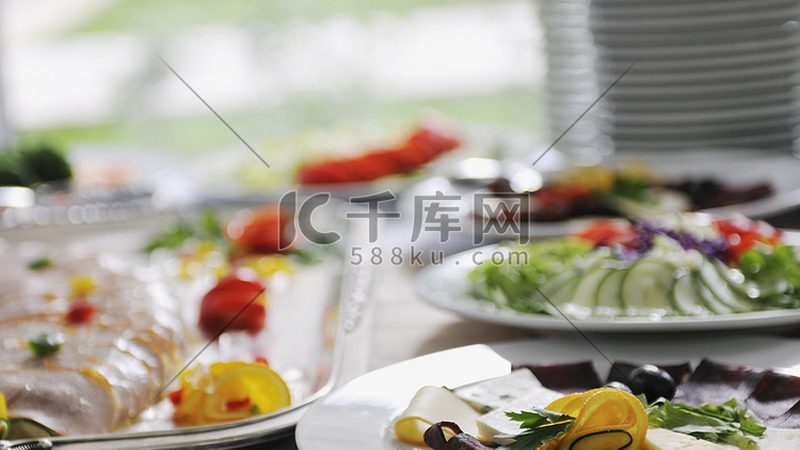 儿童膨化食品的安全标准高于普通膨化食品，主要关注以下几个方面：